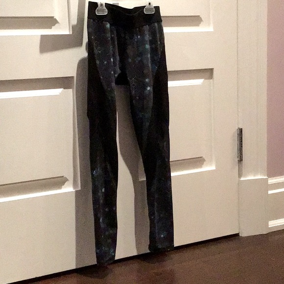 GALAXY turquoise and black active leggings with mesh!✨💫 - Picture 1 of 4